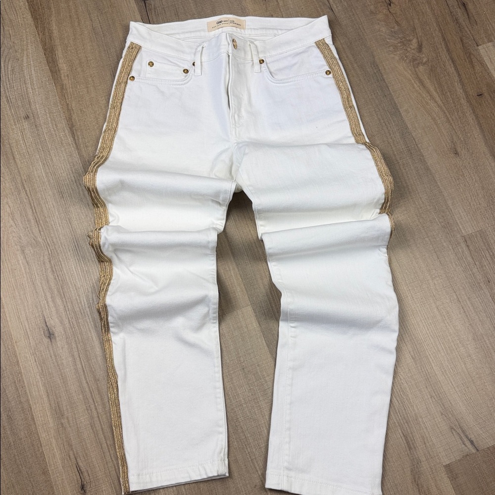 Vintage‎ Gap Women’s White Jeans with Gold Side Stripes. NWOT. Size 28R